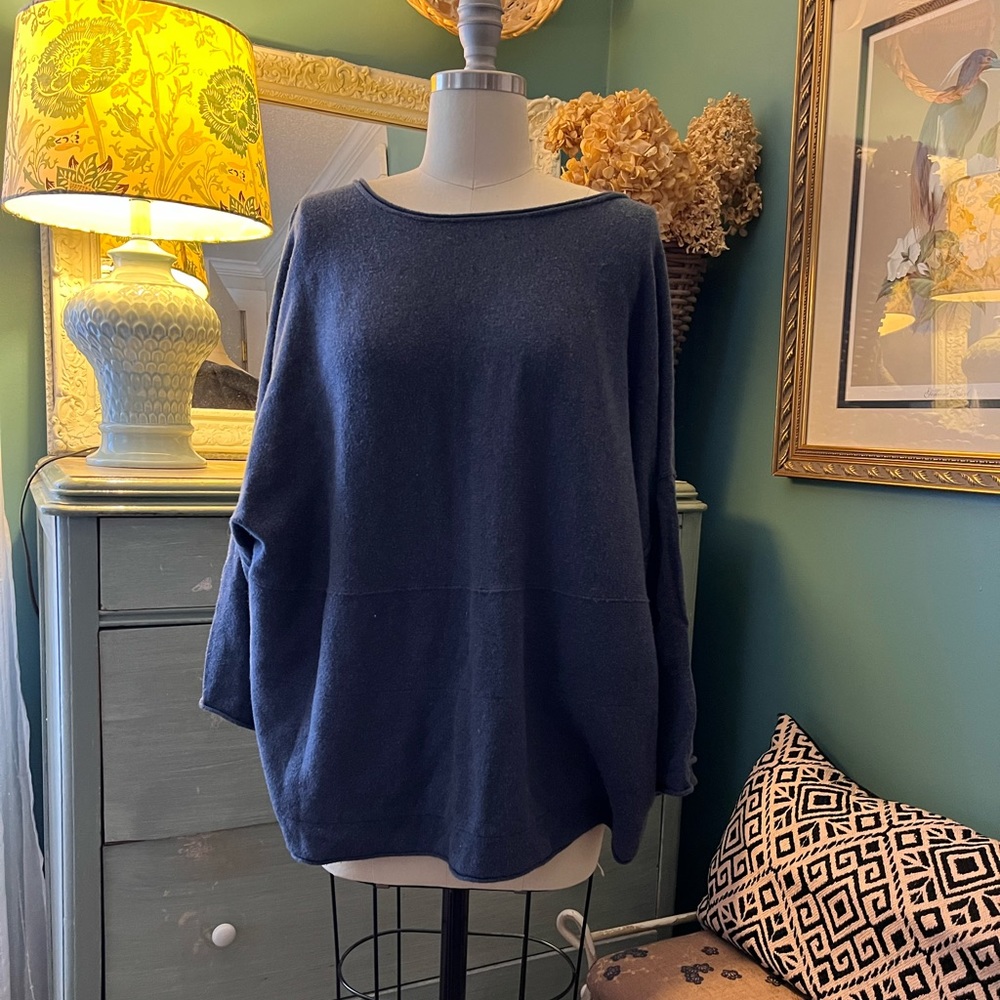 Cozy kimono cut top with wide roo pocket in front. Pure Jill L